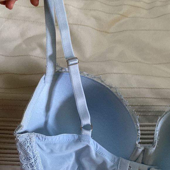 Victoria’s Secret Baby Blue Lace Bra - Picture 3 of 5